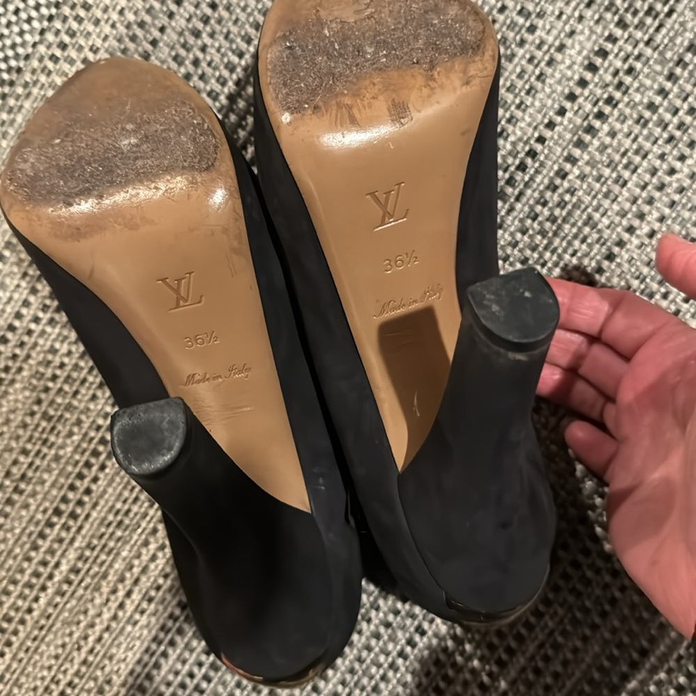 Louis Vuitton Black Suede Varennes Strap Platform Pumps - Picture 10 of 12